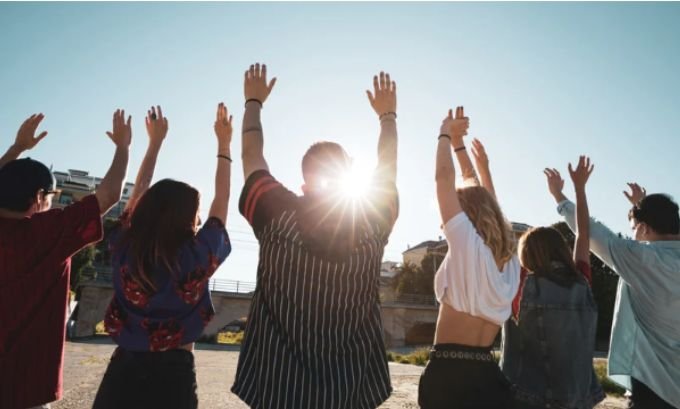 characteristics of gen z vs millennials